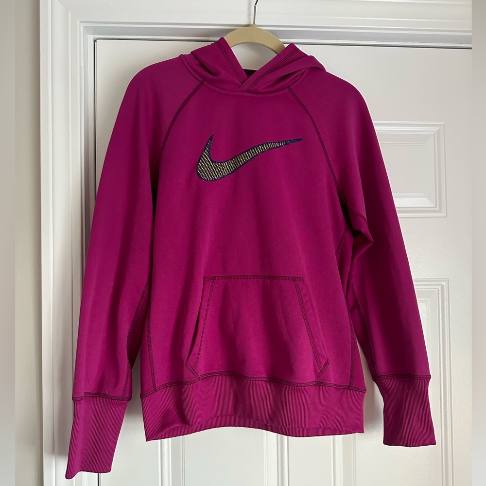 Women’s Pink Nike Sweatshirt (therma fit) Size Medium